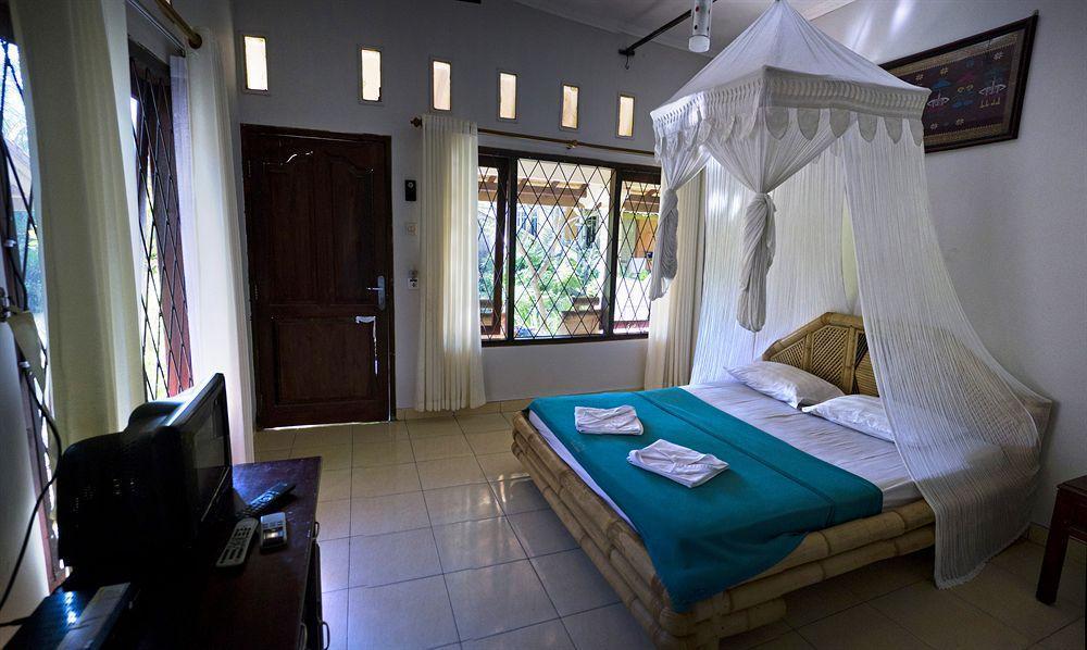 Segara Anak Bungalow & Restaurant Kuta  Exterior foto