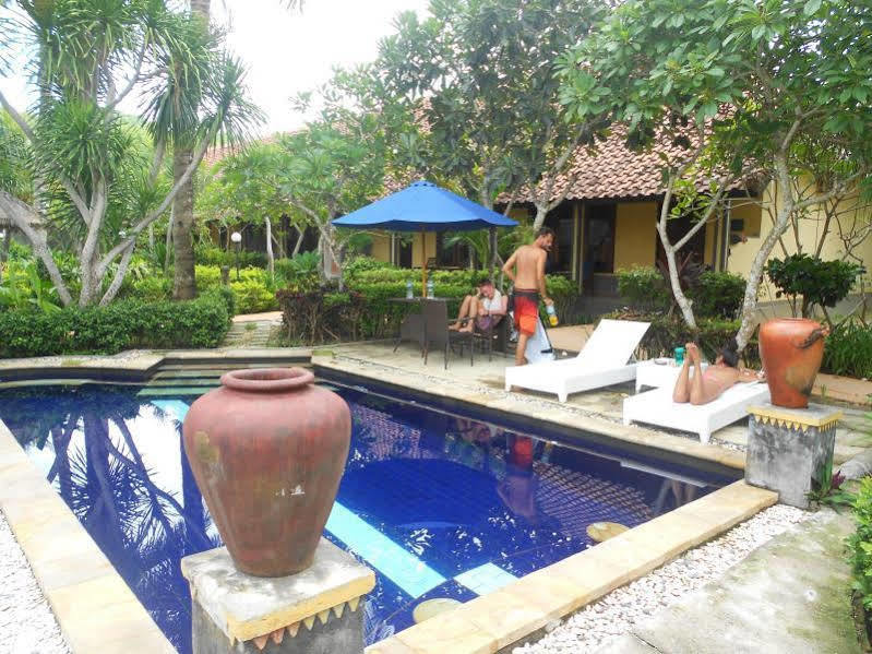 Segara Anak Bungalow & Restaurant Kuta  Exterior foto