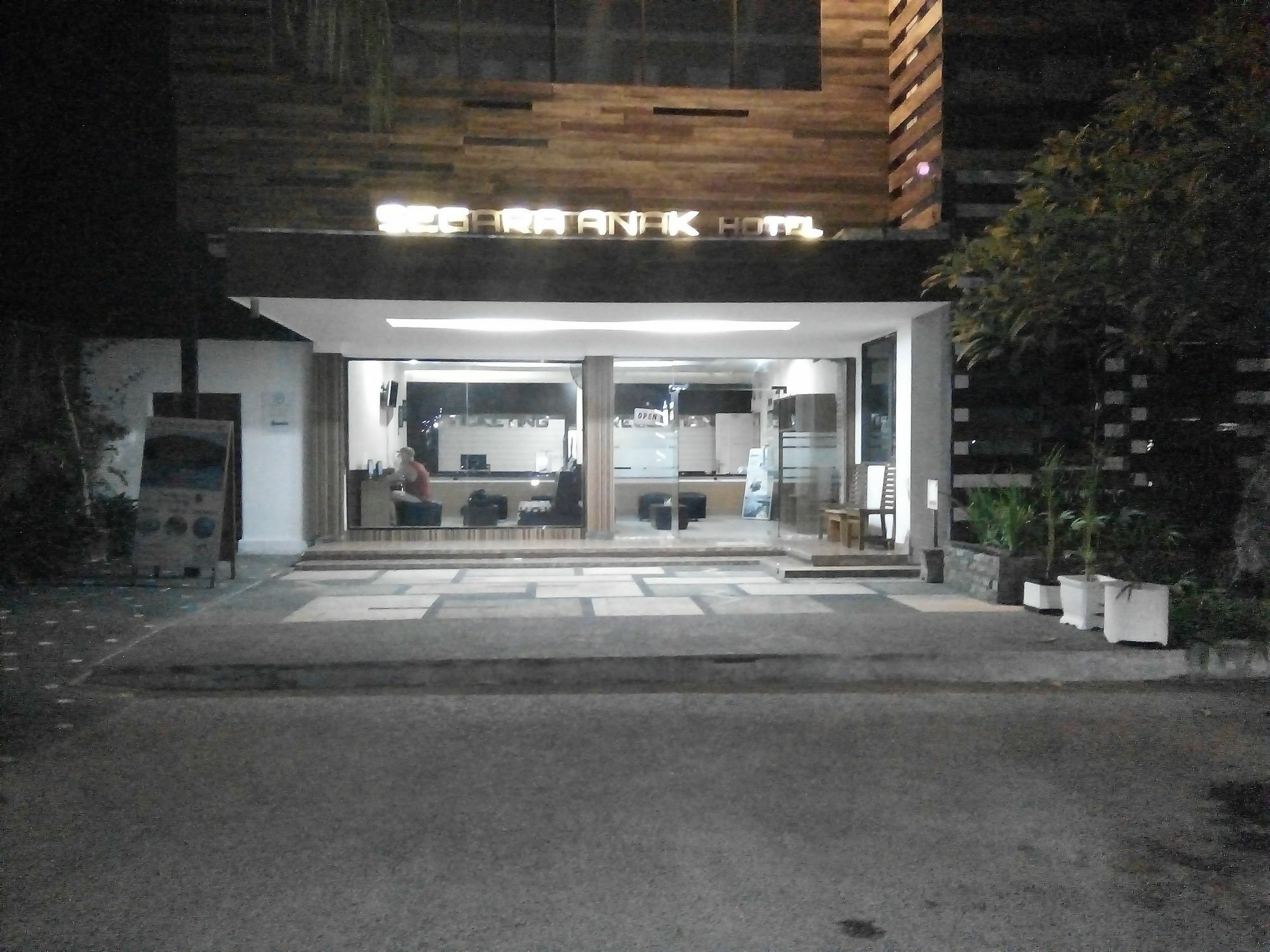Segara Anak Bungalow & Restaurant Kuta  Exterior foto